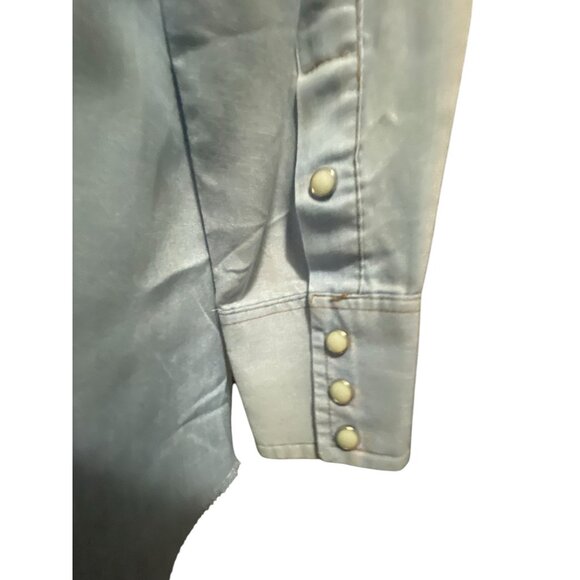 Wrangler Vintage Mens Extra Long Tails Shirt Size 15.5 Pearl Snap Blue Faded USA - Picture 11 of 16
